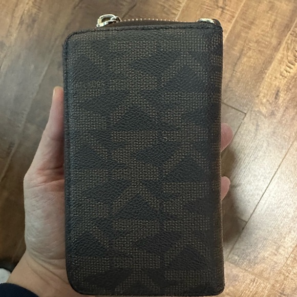 Michael Kors wallet - Picture 6 of 7